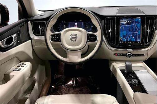 2024 Volvo XC60 Recharge Plug-In Hybrid T8 Plus Dark Theme