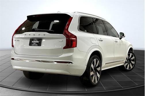 2023 Volvo XC90 Recharge Plug-In Hybrid T8 Ultimate 6-Seater