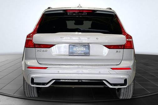 2023 Volvo XC60 B5 Plus Dark Theme