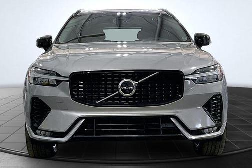 2023 Volvo XC60 B5 Plus Dark Theme