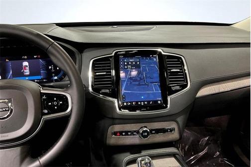 2023 Volvo XC90 B6 Ultimate 6-Seater