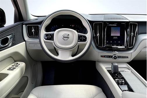 2025 Volvo XC60 B5 Plus