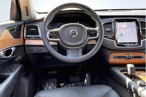 2024 Volvo XC90 B6 Plus Bright Theme 7-Seater