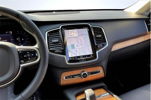 2024 Volvo XC90 B6 Plus Bright Theme 7-Seater