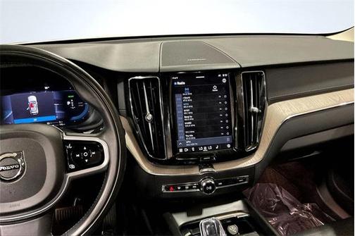 2022 Volvo XC60 Recharge Plug-In Hybrid T8 Inscription