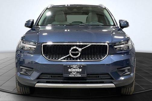 Denim Blue Metallic 2022 Volvo XC40 T5 Momentum