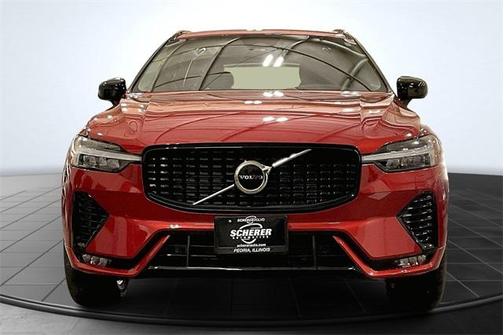 2024 Volvo XC60 B5 Core Dark Theme