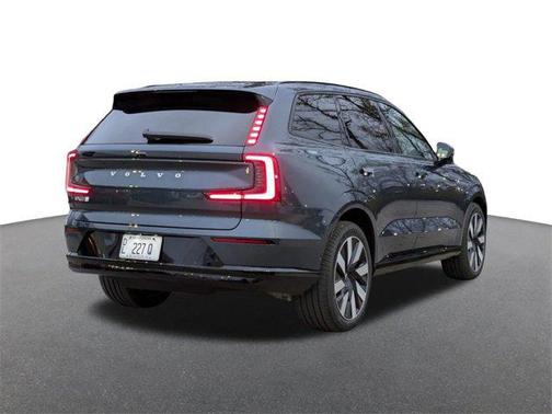 2025 Volvo EX90 Twin Motor Performance Ultra