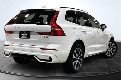 2025 Volvo XC60 B5 Plus