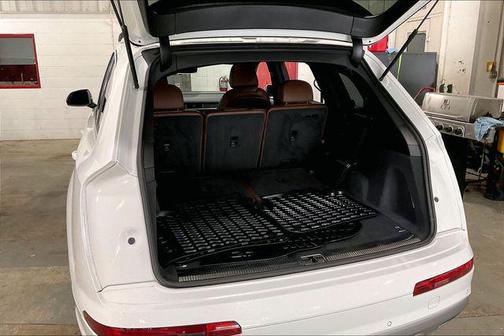White 2018 Audi Q7 3.0T Premium Plus