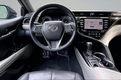 Midnight Black Metallic 2020 Toyota Camry Hybrid XLE