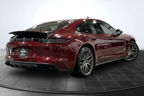 2022 Porsche Panamera 4 Platinum Edition