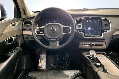 2024 Volvo XC90 B6 Ultimate Bright Theme 7-Seater