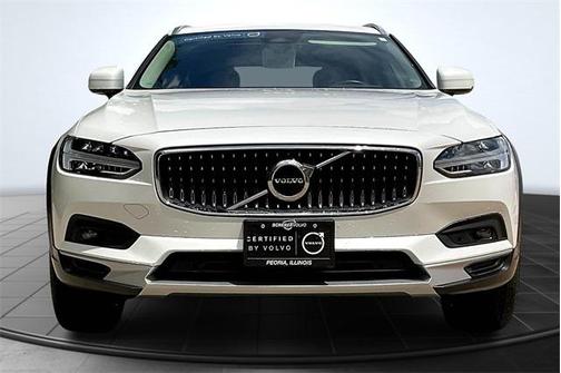 2022 Volvo V90 Cross Country B6