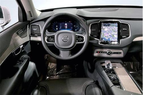 2023 Volvo XC90 B6 Ultimate 6-Seater