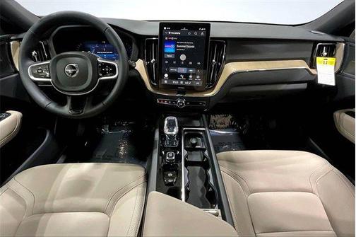 2026 Volvo XC60 B5 Plus