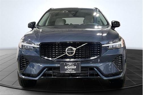 2024 Volvo XC60 Recharge Plug-In Hybrid T8 Ultimate Dark Theme
