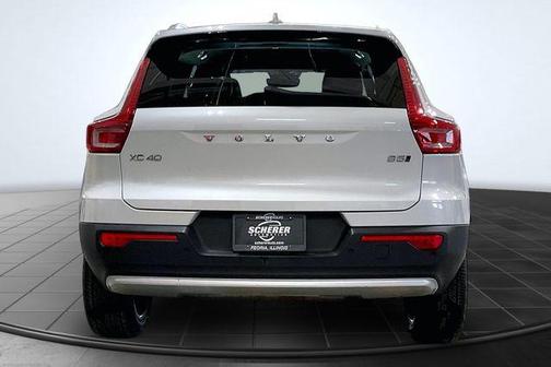 2023 Volvo XC40 B5 Plus Bright Theme