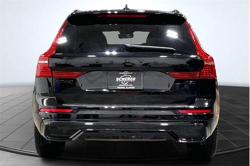 2025 Volvo XC60 B5 Ultra Black Edition