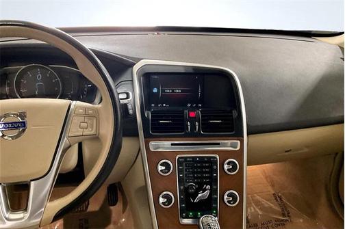 2016 Volvo XC60 T5 Drive-E Premier