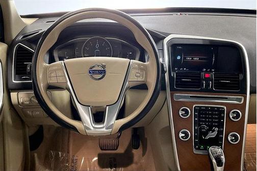 2016 Volvo XC60 T5 Drive-E Premier