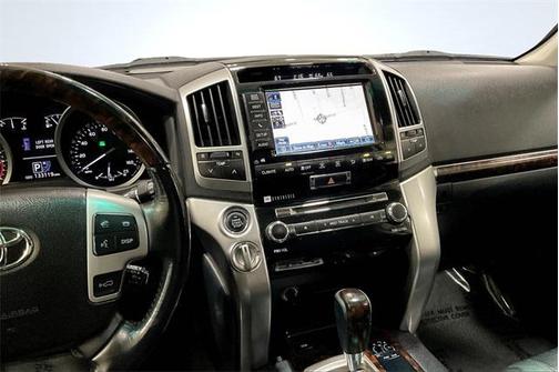 2015 Toyota Land Cruiser Base