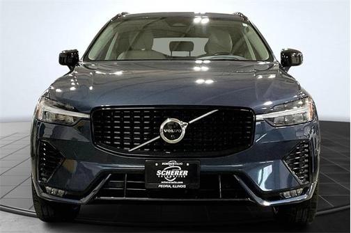 2023 Volvo XC60 B5 Ultimate Dark Theme