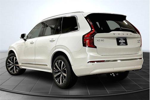 2025 Volvo XC90 B5 Core