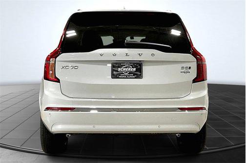 2025 Volvo XC90 B5 Core