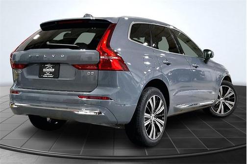 2023 Volvo XC60 B5 Ultimate Bright Theme