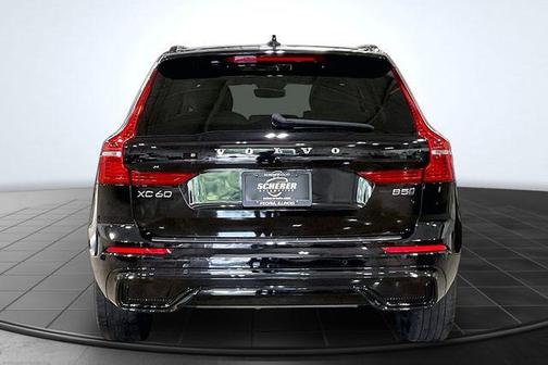 Onyx Black Metallic 2024 Volvo XC60 B5 Core Dark Theme