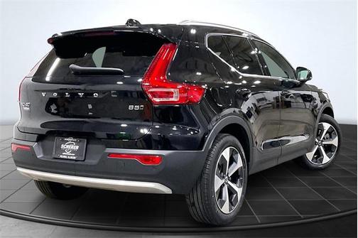 2024 Volvo XC40 B5 Core Bright Theme