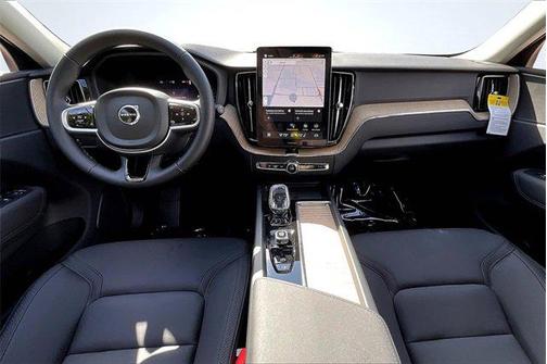 2026 Volvo XC60 B5 Core