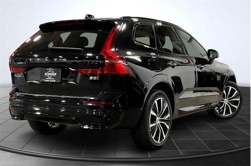 2023 Volvo XC60 B5 Plus Dark Theme