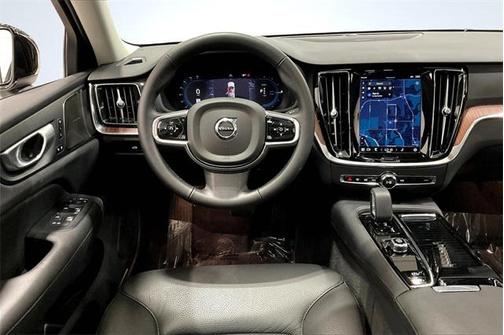 2024 Volvo S60 Recharge Plug-In Hybrid T8 Plus Dark Theme