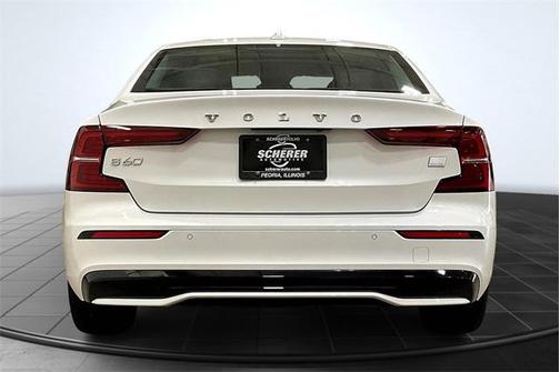 2024 Volvo S60 Recharge Plug-In Hybrid T8 Plus Dark Theme