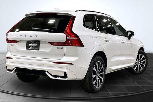 2025 Volvo XC60 B5 Plus