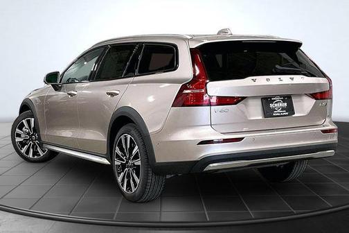 Bright Dusk Metallic 2026 Volvo V60 Cross Country Ultra, B5 AWD Gas (mild hybrid)