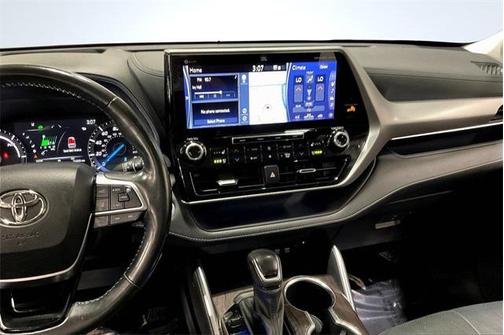 2021 Toyota Highlander Hybrid Platinum