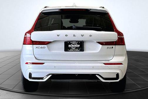 Crystal White Metallic 2023 Volvo XC60 B5 Plus Dark Theme