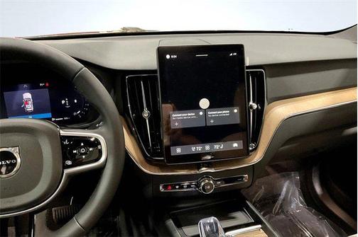 2026 Volvo XC60 B5 Core