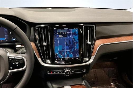 2023 Volvo S60 B5 Plus Dark Theme