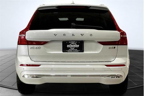 2023 Volvo XC60 B5 Ultimate Bright Theme