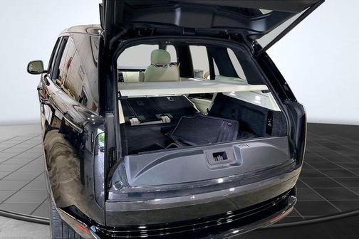 Black 2024 Land Rover Range Rover P530 SE