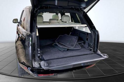 Black 2024 Land Rover Range Rover P530 SE