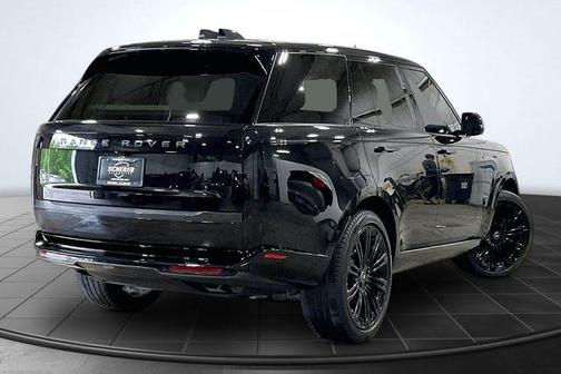 Black 2024 Land Rover Range Rover P530 SE