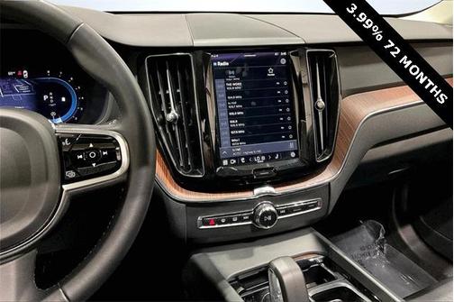 2024 Volvo XC60 B5 Plus Dark Theme