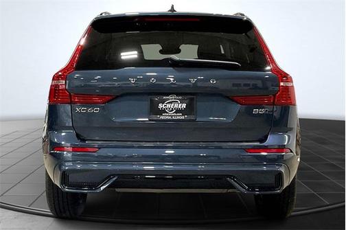 2024 Volvo XC60 B5 Plus Dark Theme