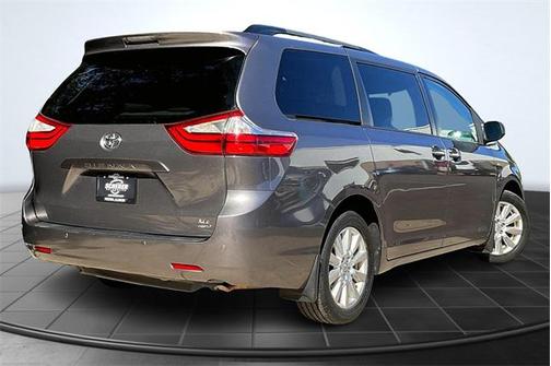 2017 Toyota Sienna XLE Premium