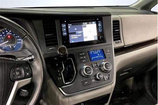 2017 Toyota Sienna XLE Premium